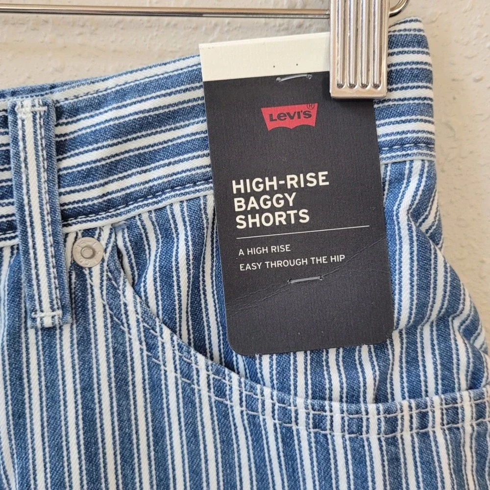 LEVI'S 27 Stripe High Rise Baggy Shorts Women